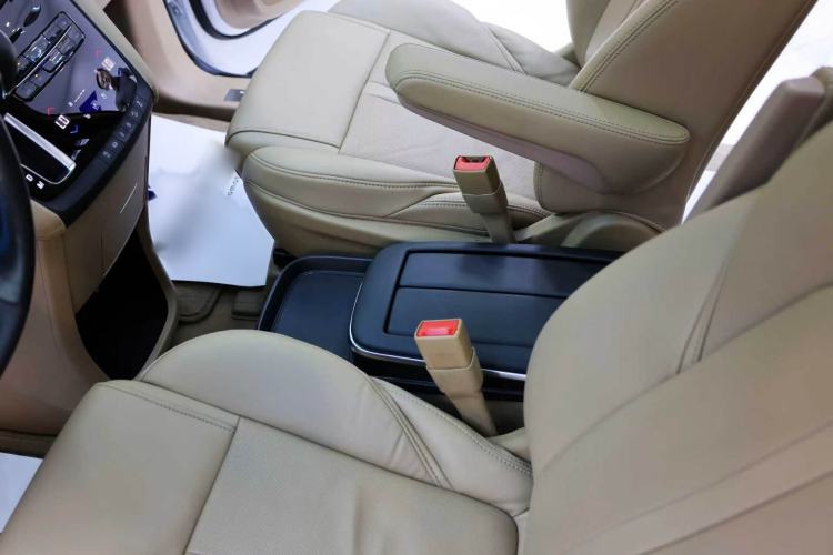 Used Buick GL8 2017 ES 28T Flagship Model China V Standard Interior 5