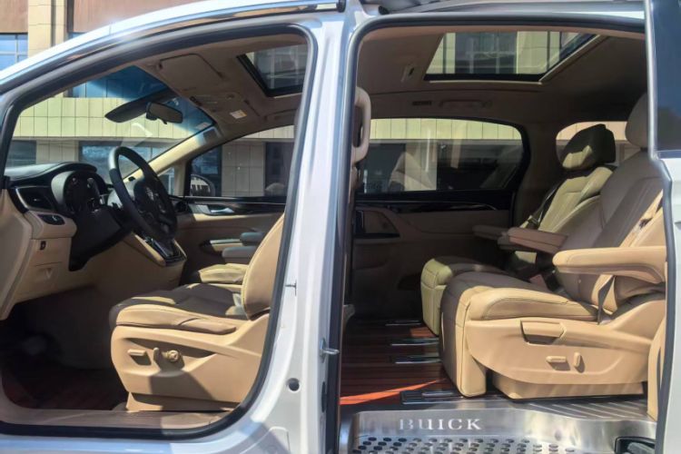Used Buick GL8 2017 ES 28T Luxury Model China V Standard Interior 5