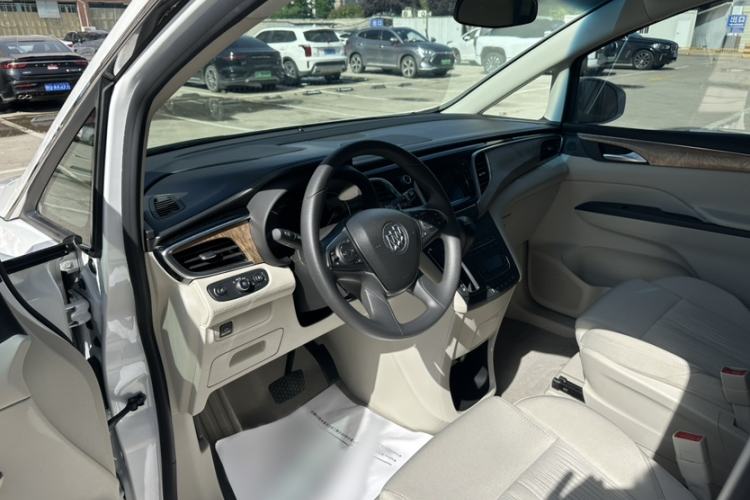 Used Buick GL8 2017 ES 28T Comfort Model China V Standard Interior 6