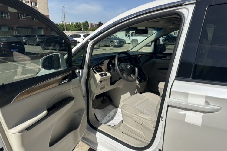 Used Buick GL8 2017 ES 28T Comfort Model China V Standard Interior 7