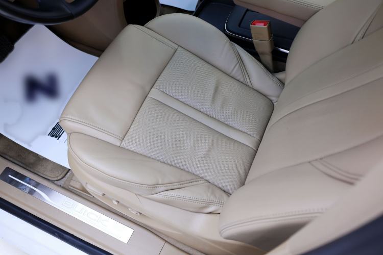 Used Buick GL8 2017 ES 28T Flagship Model China V Standard Interior 7