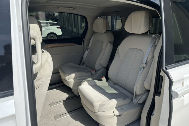 Used Buick GL8 2017 ES 28T Comfort Model China V Standard Interior 8