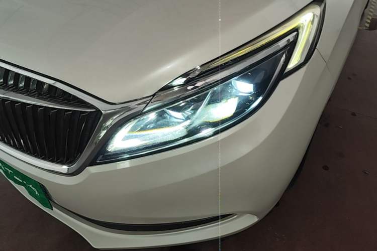 Used Buick GL8 2017 ES 28T Premium Version China V Standard Left Front Headlight