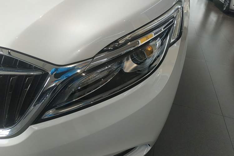 Used Buick GL8 2017 ES 28T Comfort Model China V Standard Left Front Headlight