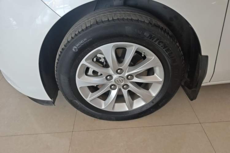 Used Buick GL8 2017 ES 28T Comfort Model China V Standard Left Front Wheel Hub