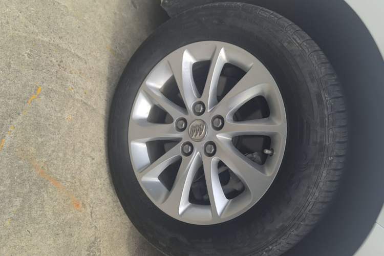 Used Buick GL8 2017 ES 28T Premium Version China V Standard Left Front Wheel Hub