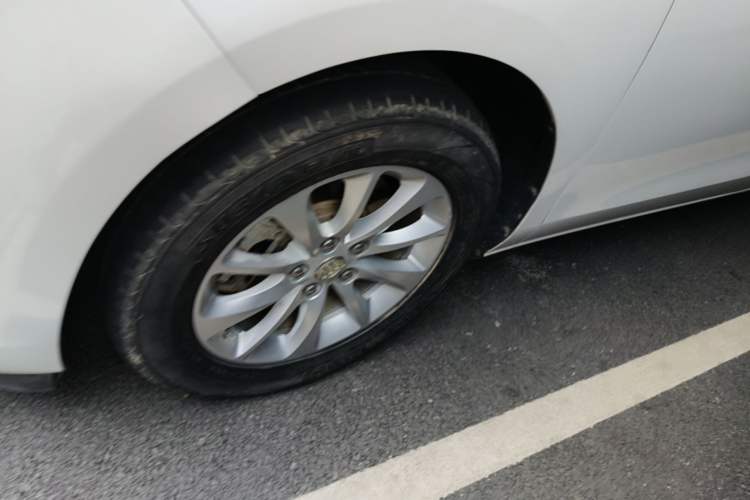 Used Buick GL8 2017 ES 28T Premium Version China V Standard Left Front Wheel Hub