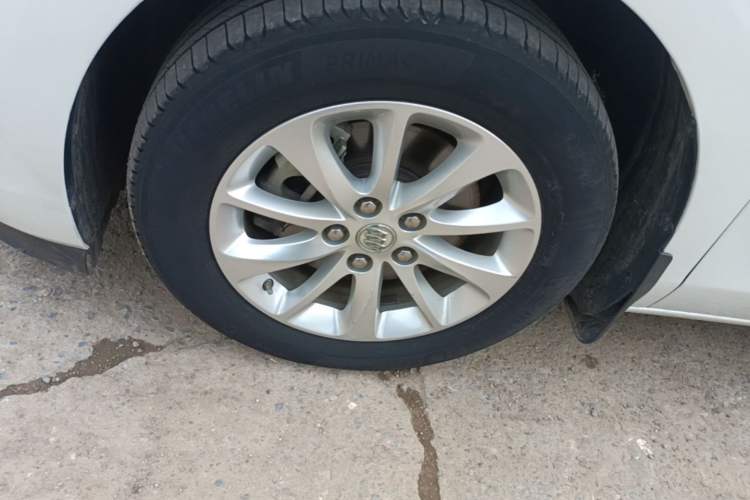 Used Buick GL8 2017 ES 28T Premium Version China V Standard Left Front Wheel Hub