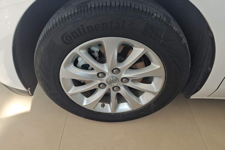 Used Buick GL8 2017 ES 28T Premium Version China V Standard Left Front Wheel Hub