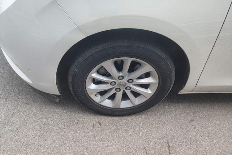 Used Buick GL8 2017 ES 28T Premium Version China V Standard Left Front Wheel Hub