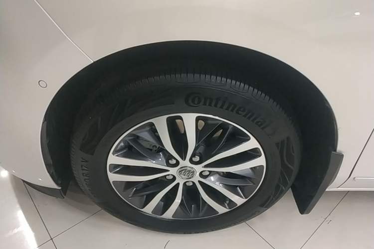 Used Buick GL8 2017 ES 28T Flagship Model China V Standard Left Front Wheel Hub