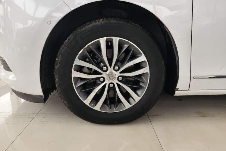 Used Buick GL8 2017 ES 28T Flagship Model China V Standard Left Front Wheel Hub