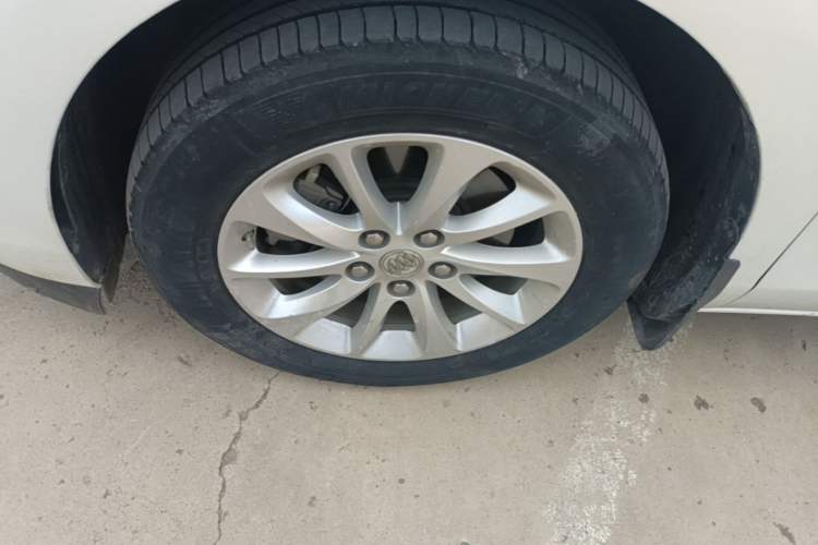 Used Buick GL8 2017 ES 28T Premium Version China V Standard Left Front Wheel Hub