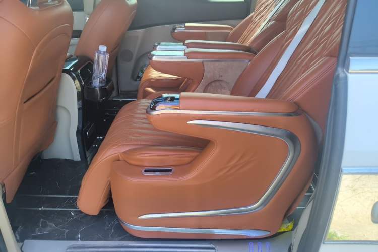 Used Buick GL8 2017 25S Comfort Version China V Standard Left Rear Seat