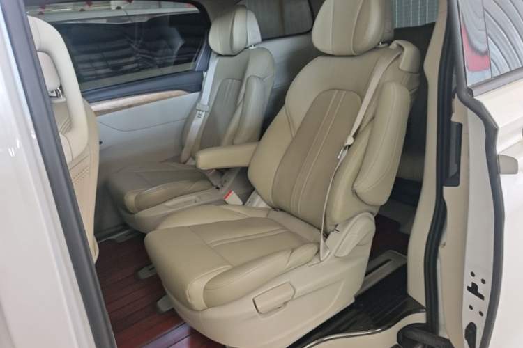 Used Buick GL8 2017 ES 28T Comfort Model China V Standard Left Rear Seat