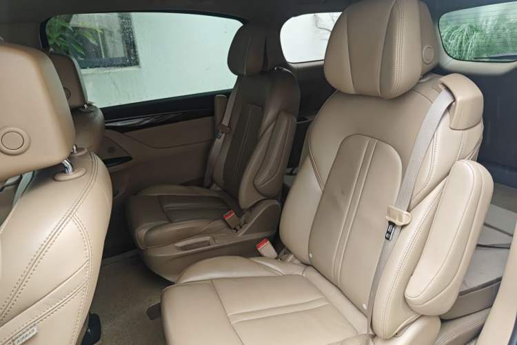 Used Buick GL8 2017 ES 28T Premium Version China V Standard Left Rear Seat