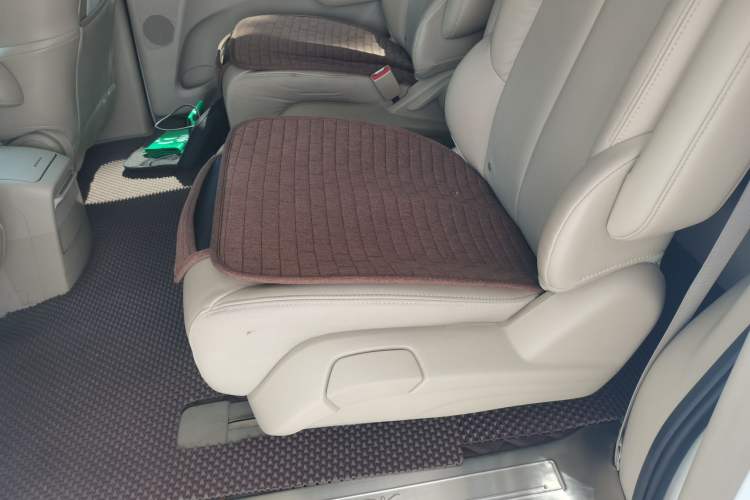 Used Buick GL8 2017 25S Luxury Version China V Standard Left Rear Seat