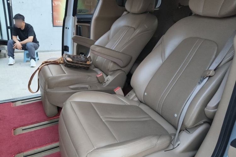 Used Buick GL8 2017 ES 28T Luxury Model China V Standard Left Rear Seat
