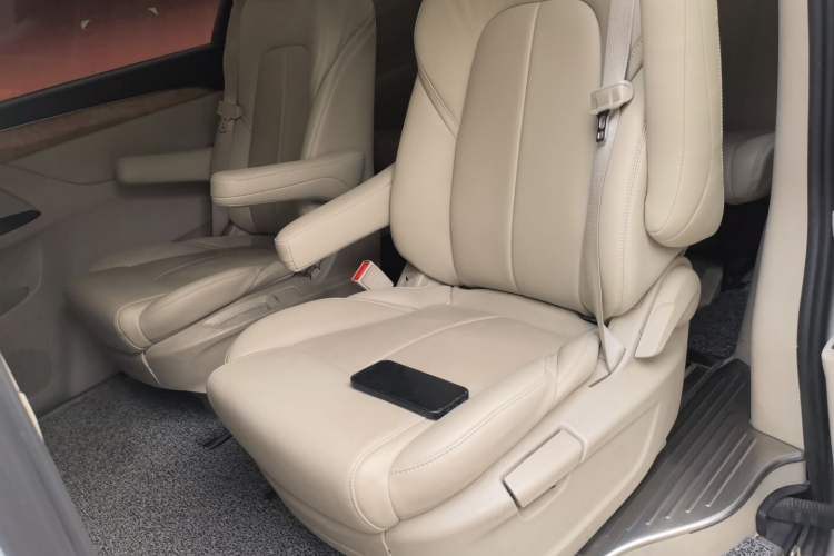Used Buick GL8 2017 ES 28T Comfort Model China V Standard Left Rear Seat