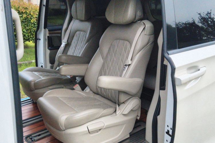 Used Buick GL8 2017 ES 28T Comfort Model China V Standard Left Rear Seat
