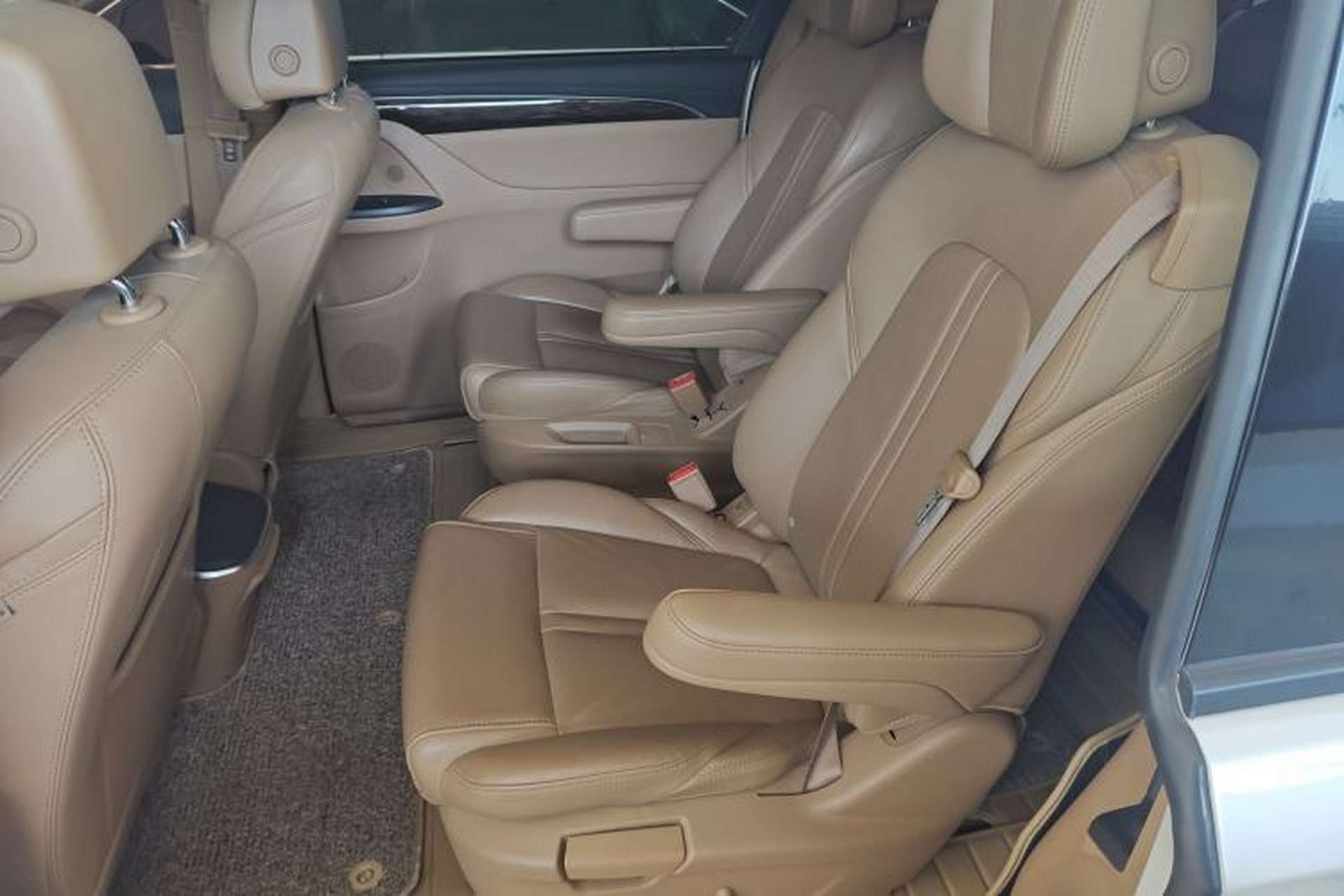 Used Buick GL8 2017 ES 28T Premium Version China V Standard Left Rear Seat
