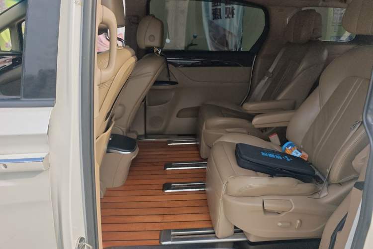 Used Buick GL8 2017 ES 28T Luxury Model China V Standard Left Rear Seat