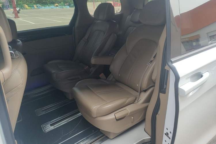 Used Buick GL8 2017 ES 28T Premium Version China V Standard Left Rear Seat