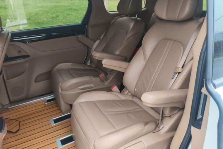 Used Buick GL8 2017 ES 28T Luxury Model China V Standard Left Rear Seat