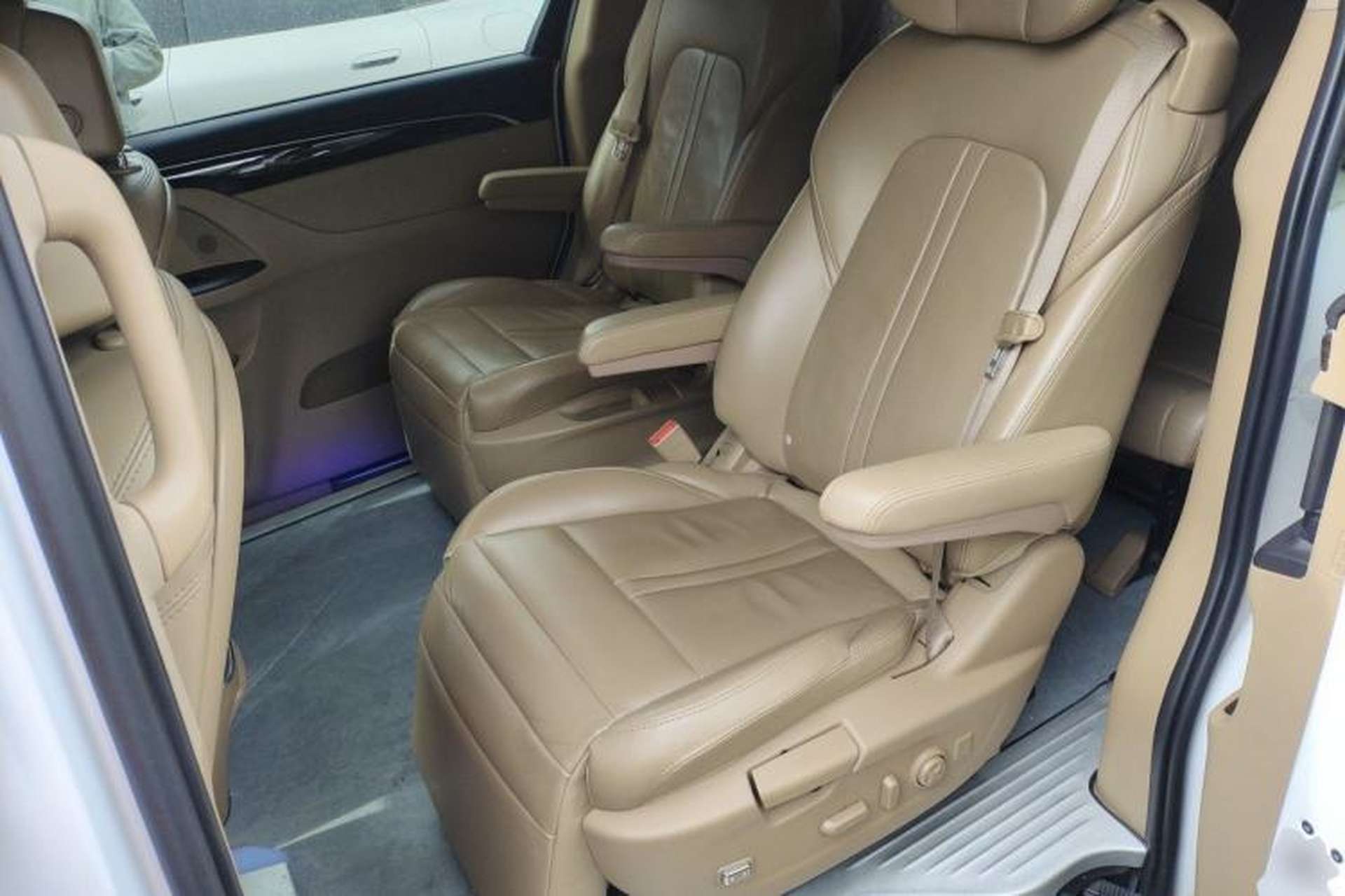 Used Buick GL8 2017 ES 28T Flagship Model China V Standard Left Rear Seat