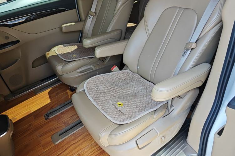 Used Buick GL8 2017 ES 28T Premium Version China V Standard Left Rear Seat