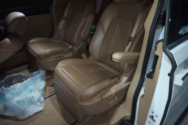 Used Buick GL8 2017 ES 28T Luxury Model China V Standard Left Rear Seat
