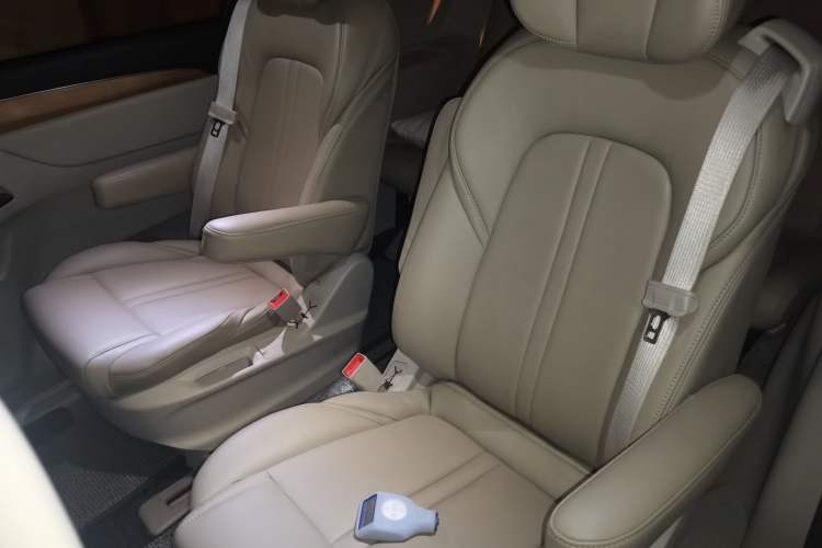 Used Buick GL8 2017 ES 28T Comfort Model China V Standard Left Rear Seat