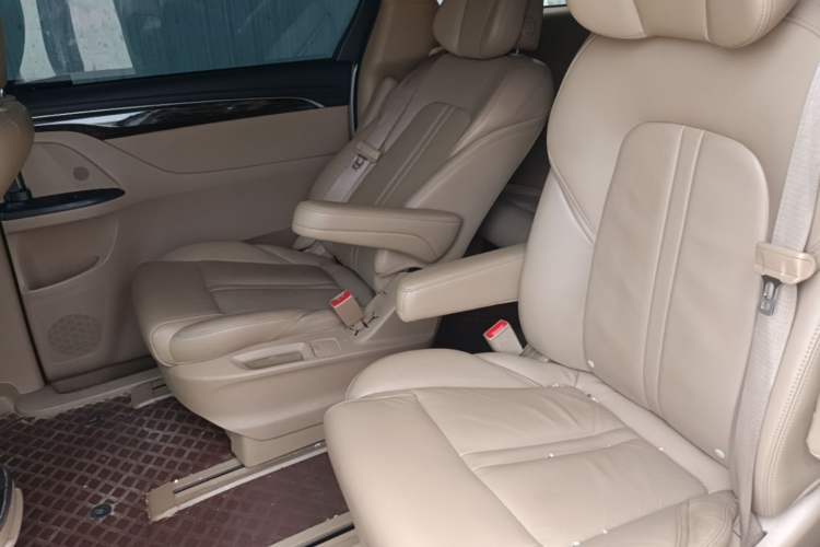 Used Buick GL8 2017 ES 28T Premium Version China V Standard Left Rear Seat