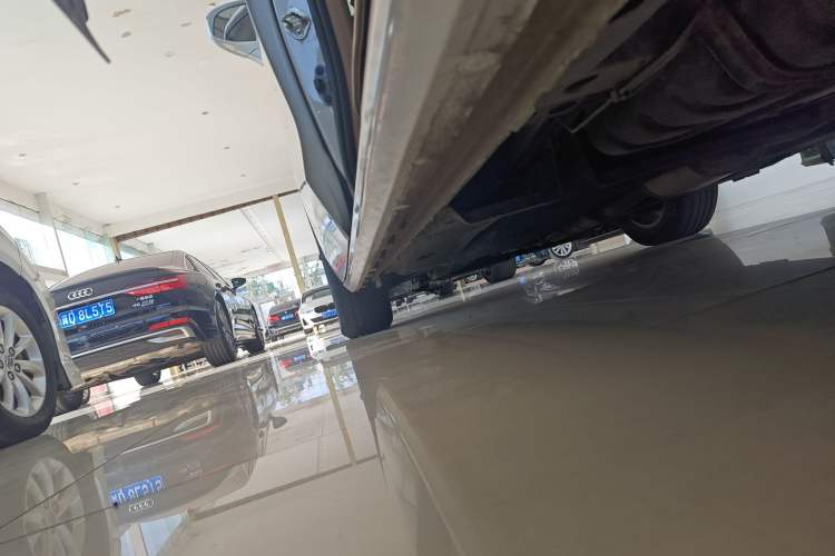 Used Buick GL8 2017 ES 28T Premium Version China V Standard Left Side Sill