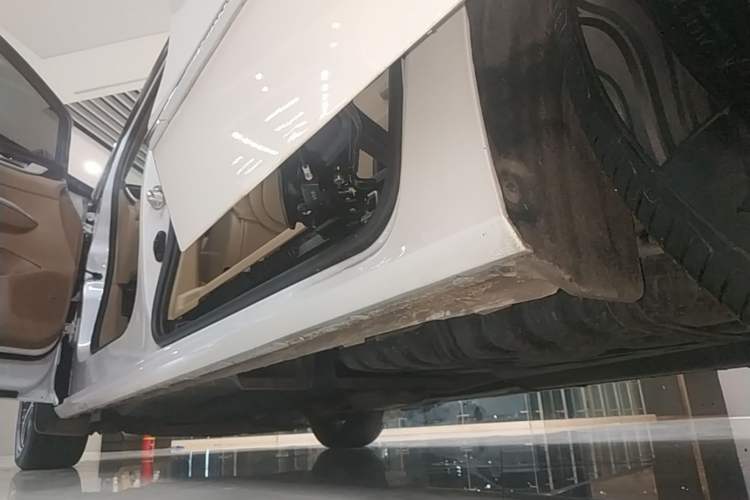 Used Buick GL8 2017 ES 28T Flagship Model China V Standard Left Side Sill