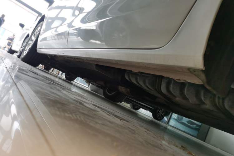 Used Buick GL8 2017 ES 28T Premium Version China V Standard Left Side Sill