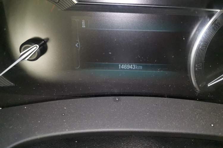 Used Buick GL8 2017 ES 28T Flagship Model China V Standard Odometer Close Up