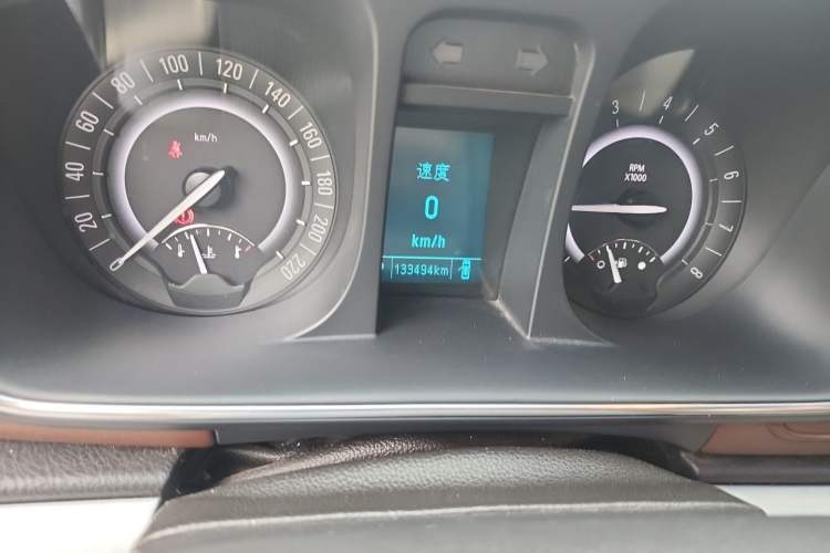 Used Buick GL8 2017 25S Comfort Version China V Standard Odometer Close Up
