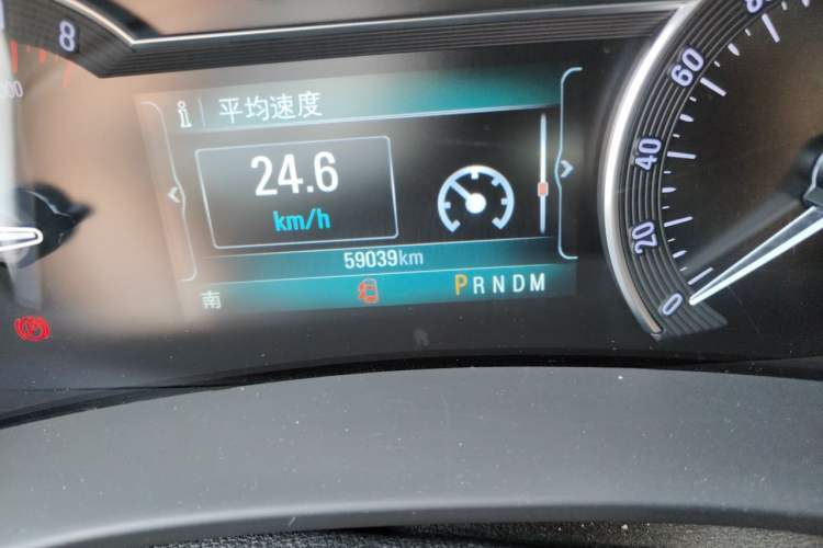 Used Buick GL8 2017 ES 28T Comfort Model China V Standard Odometer Close Up