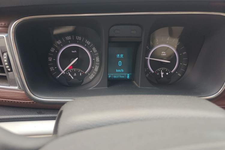 Used Buick GL8 2017 25S Luxury Version China V Standard Odometer Close Up