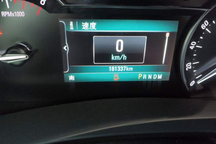 Used Buick GL8 2017 ES 28T Luxury Model China V Standard Odometer Close Up