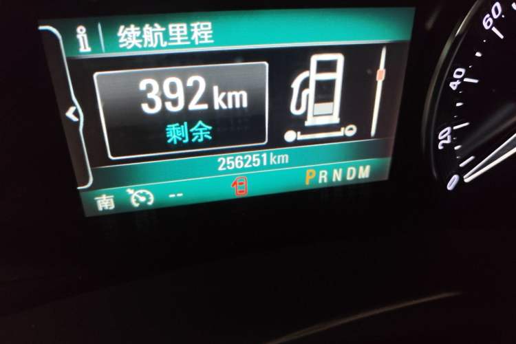 Used Buick GL8 2017 ES 28T Luxury Model China V Standard Odometer Close Up