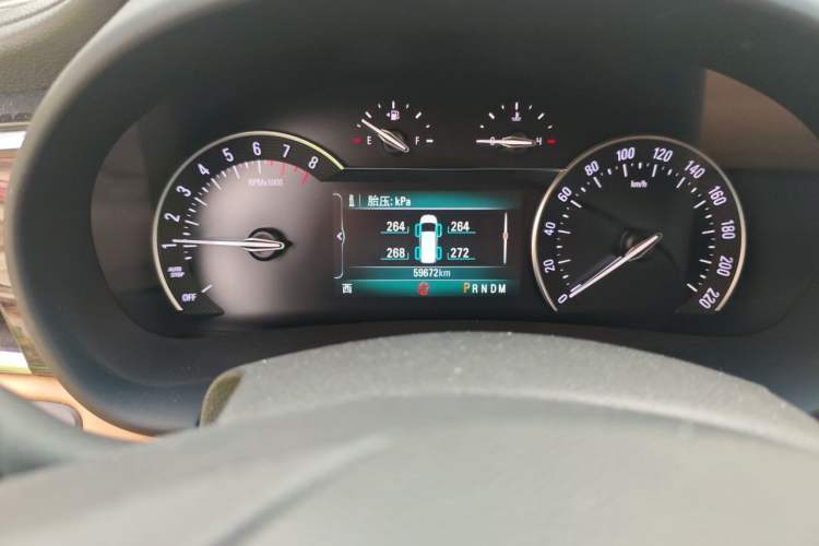 Used Buick GL8 2017 ES 28T Luxury Model China V Standard Odometer Close Up