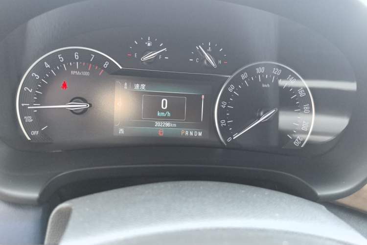 Used Buick GL8 2017 ES 28T Comfort Model China V Standard Odometer Close Up