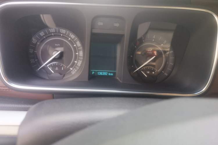 Used Buick GL8 2017 25S Comfort Version China V Standard Odometer Close Up