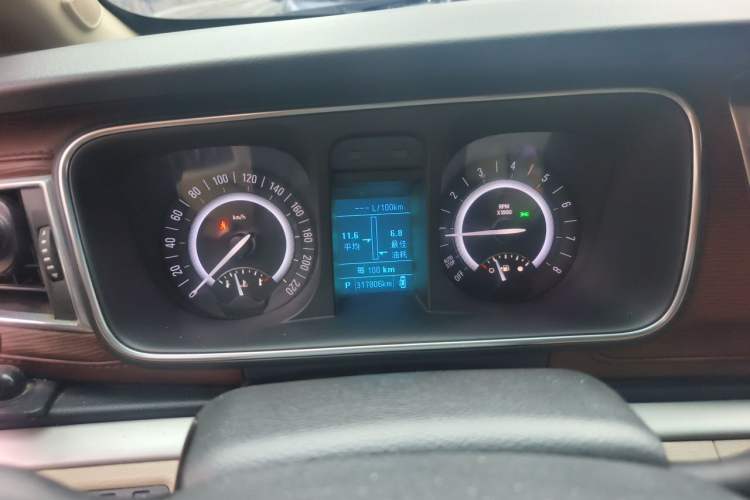 Used Buick GL8 2017 25S Luxury Version China V Standard Odometer Close Up