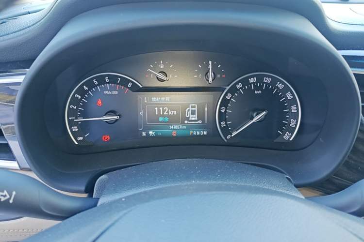 Used Buick GL8 2017 ES 28T Flagship Model China V Standard Odometer Close Up