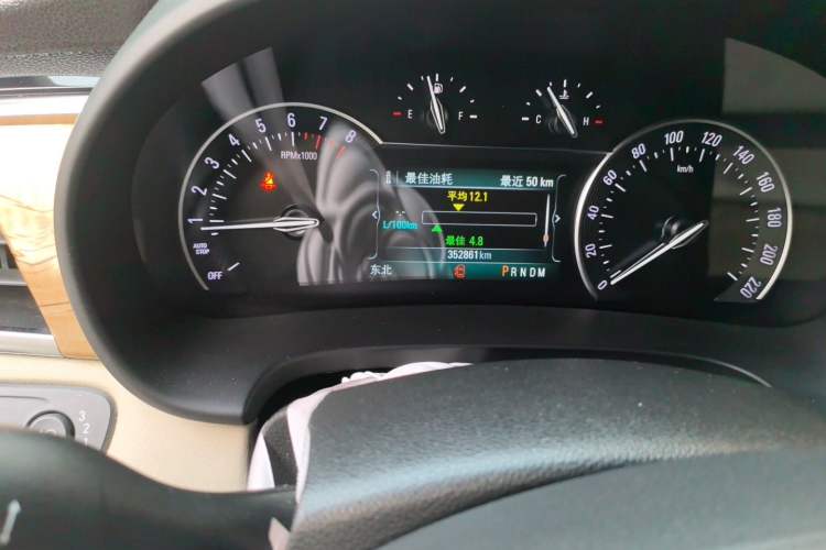 Used Buick GL8 2017 ES 28T Comfort Model China V Standard Odometer Close Up