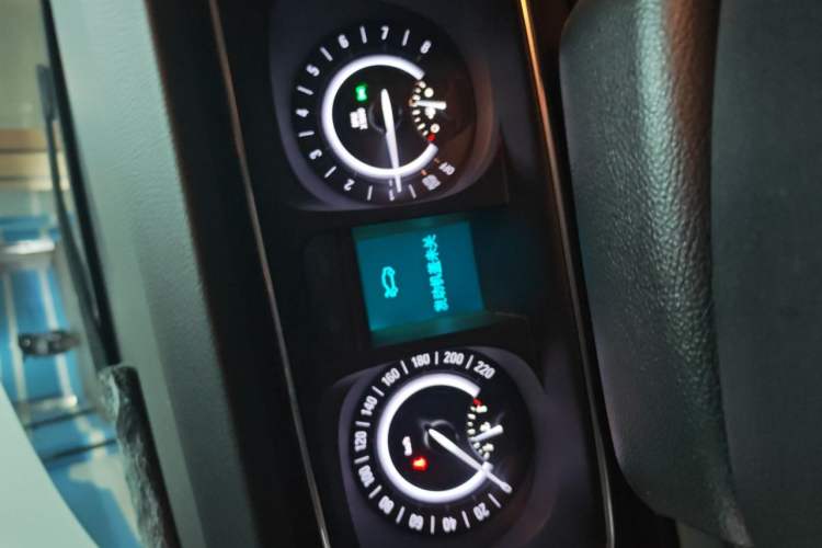 Used Buick GL8 2017 25S Luxury Version China V Standard Odometer Close Up