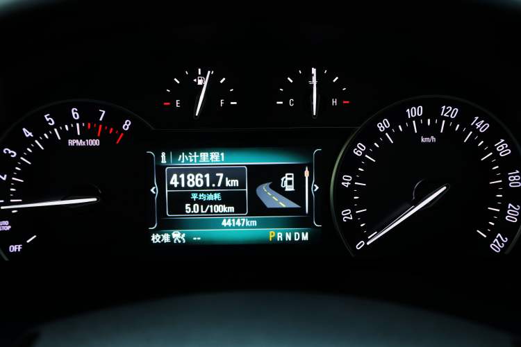 Used Buick GL8 2017 ES 28T Flagship Model China V Standard Odometer Close Up